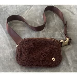 Lululemon - Sherpa Everywhere Belt Bag 1L - Brown